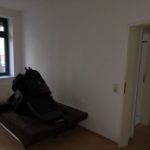 2-Zimmer mit EBK - ab sofort frei - Tageslichtbad mit Wanne - Hochparterre - Aussenjalousien - ruhige Seitenstr. - großes Wohnzimmer - SZ zum Hof